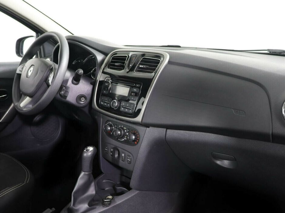 Renault Logan 1.6 МКПП, 2016, 90 000 км фото 7