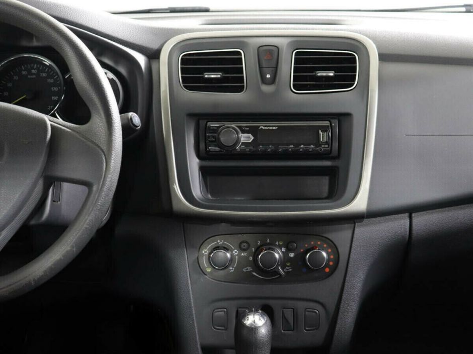 Renault Logan 1.6 МКПП, 2017, 73 000 км фото 7