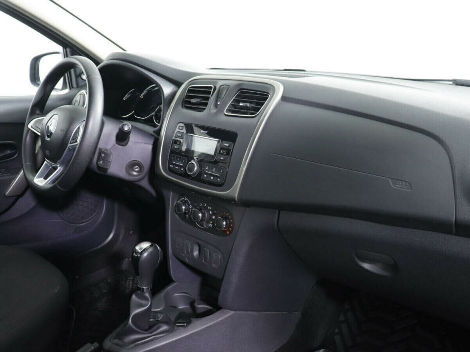 Renault Logan 1.6 АКПП, 2018, 68 000 км фото 6