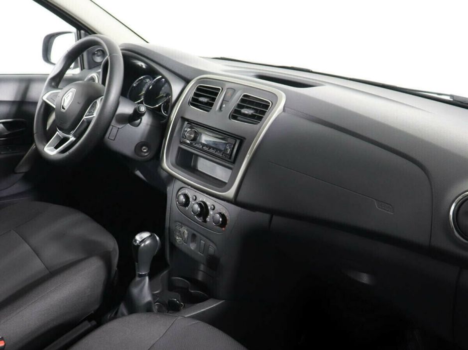 Renault Logan 1.6 АКПП, 2019, 57 000 км фото 6