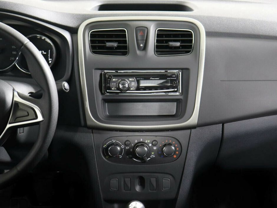 Renault Logan 1.6 МКПП, 2021, 26 000 км фото 7