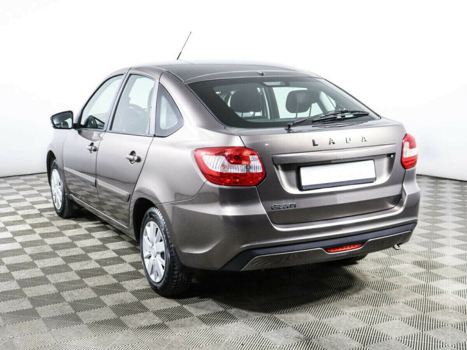 LADA (ВАЗ) Granta 1.6 МКПП, 2018, 73 000 км фото 4