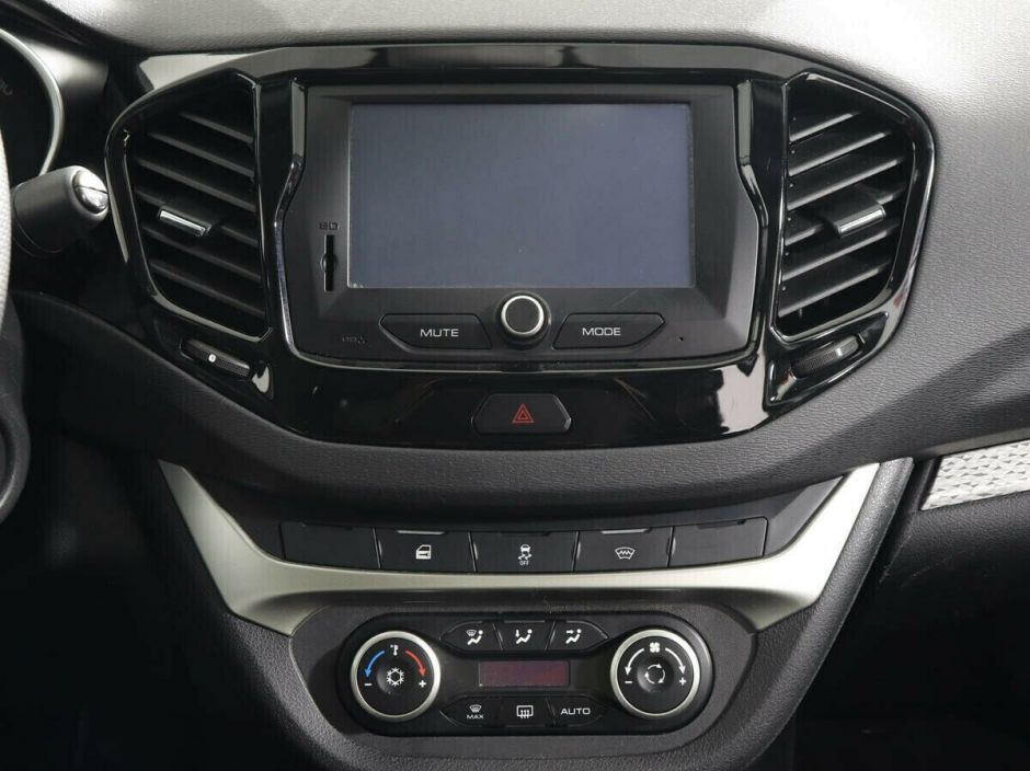 LADA (ВАЗ) Vesta 1.8 МКПП, 2018, 62 000 км фото 8