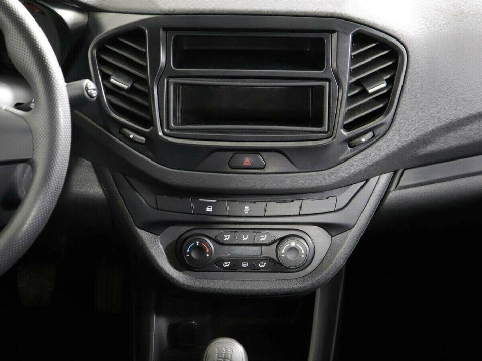 LADA (ВАЗ) Vesta 1.6 МКПП, 2019, 56 000 км фото 8