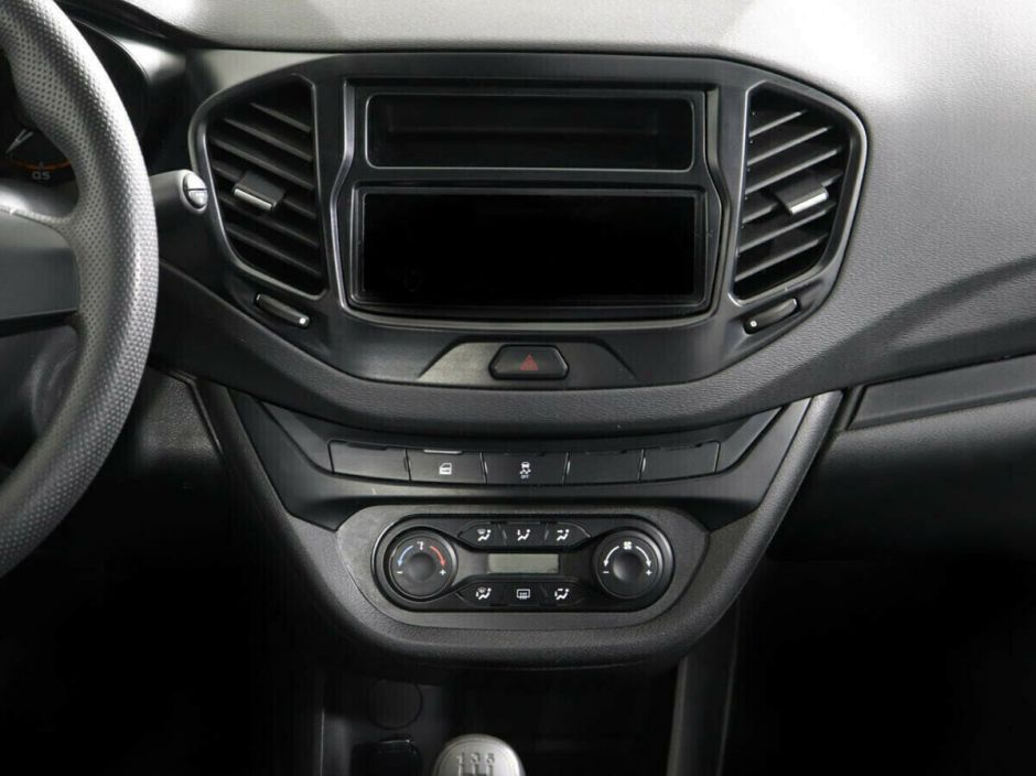 LADA (ВАЗ) Vesta 1.8 МКПП, 2020, 48 000 км фото 8