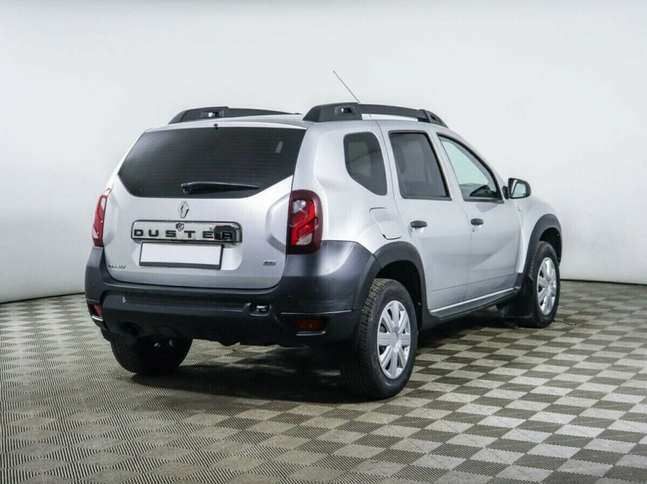 Renault Duster 1.6 МКПП, 2018, 61 000 км фото 3