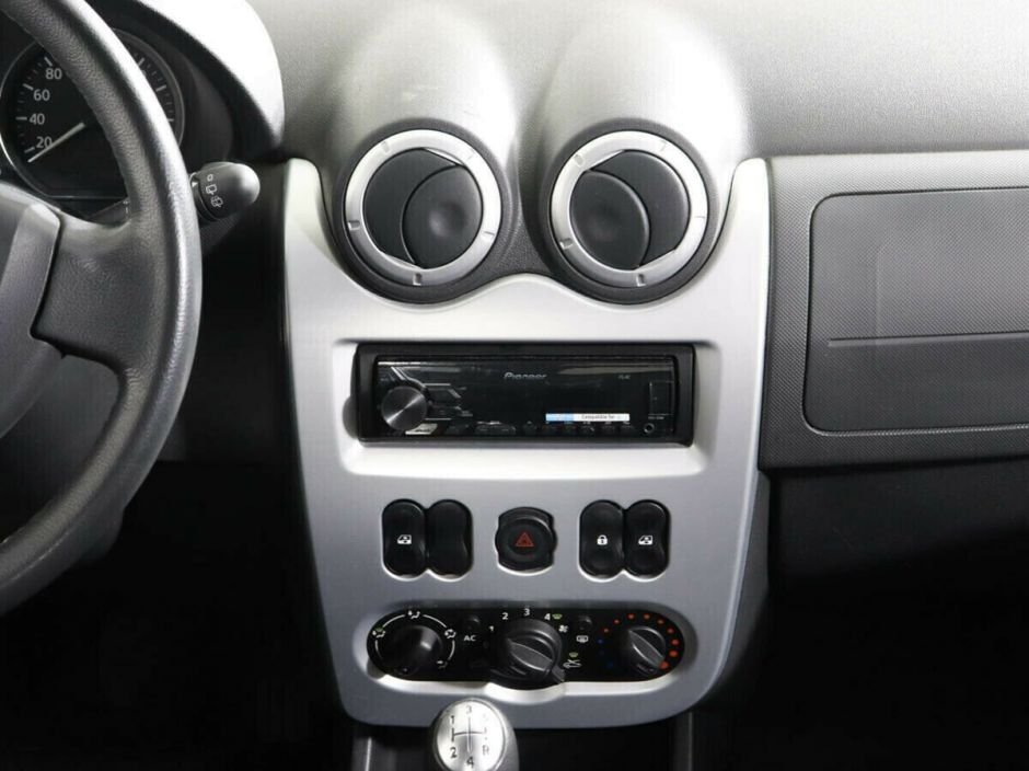 Renault Sandero 1.6 МКПП, 2014, 112 000 км фото 8