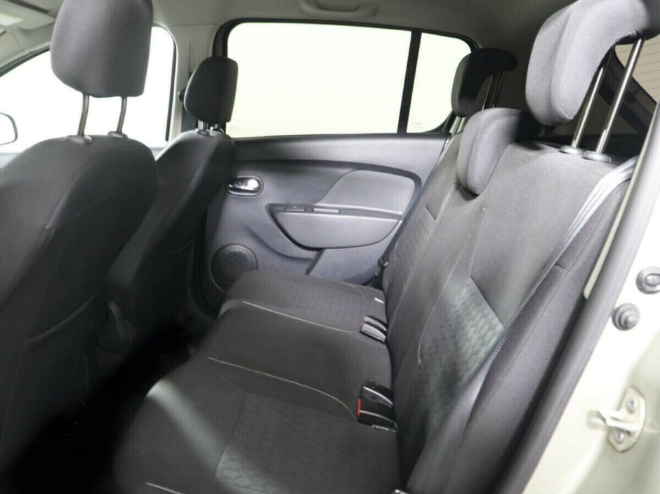 Renault Sandero 1.6 АКПП, 2015, 98 000 км фото 8