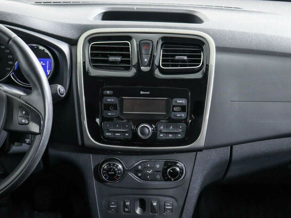 Renault Sandero 1.6 МКПП, 2017, 81 000 км фото 7