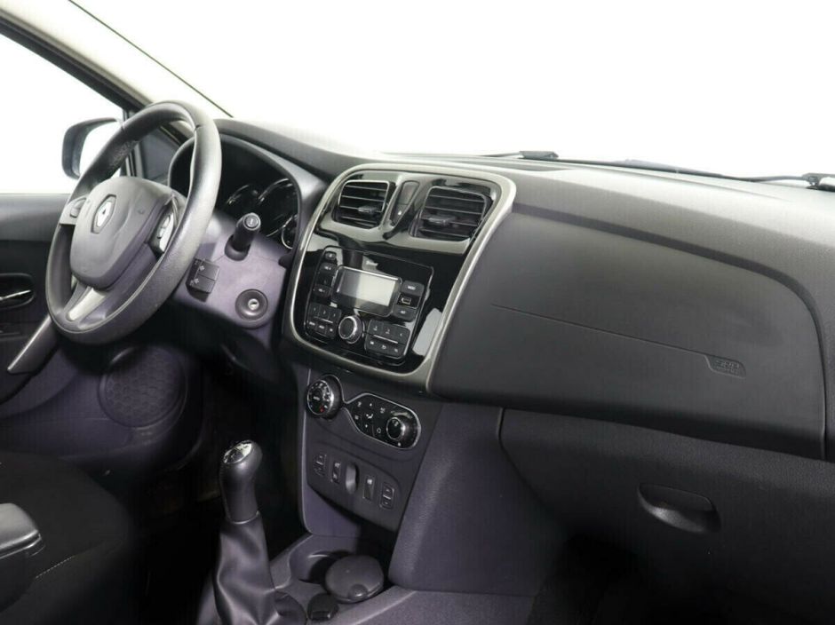 Renault Sandero 1.6 МКПП, 2017, 80 000 км фото 6