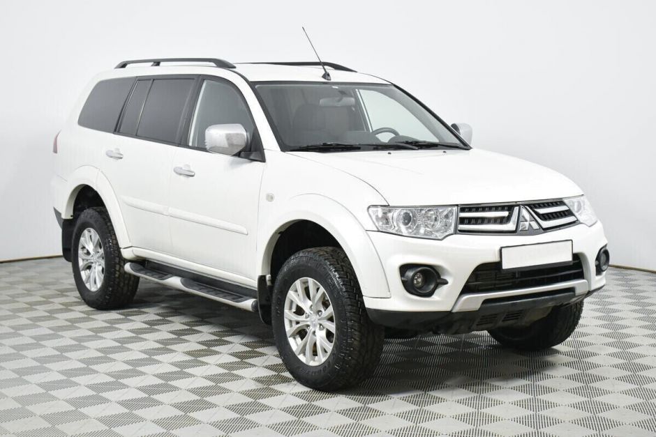 Mitsubishi Pajero Sport 2.5 АКПП, 2014, 111 000 км фото 3