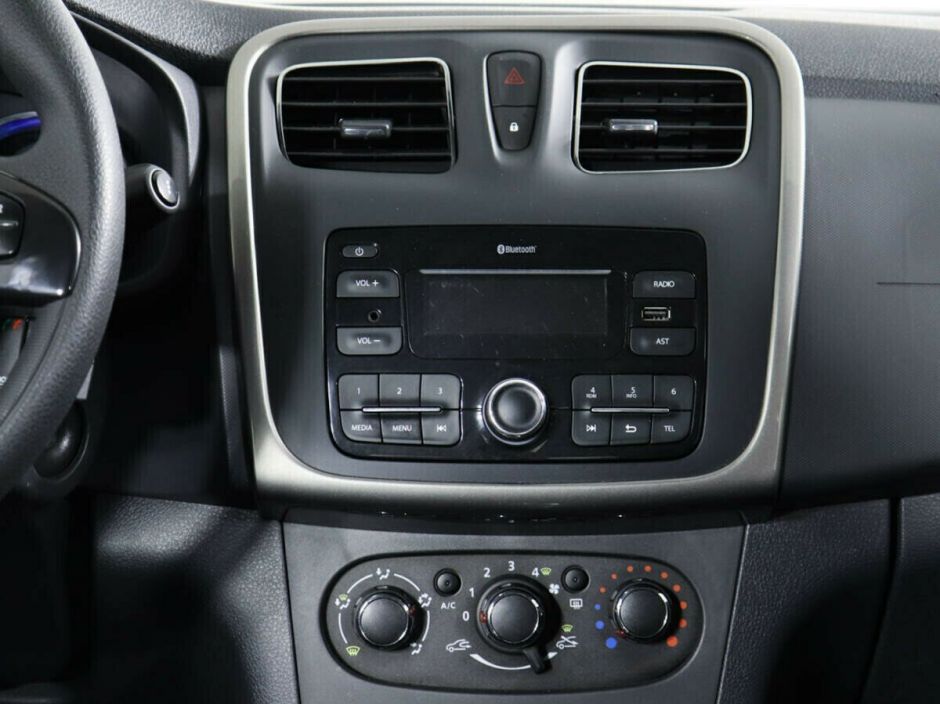 Renault Sandero 1.6 АКПП, 2019, 58 000 км фото 8