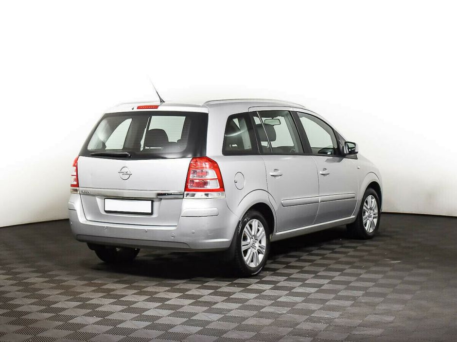 Opel Zafira 1.8 МКПП, 2014, 112 000 км фото 2