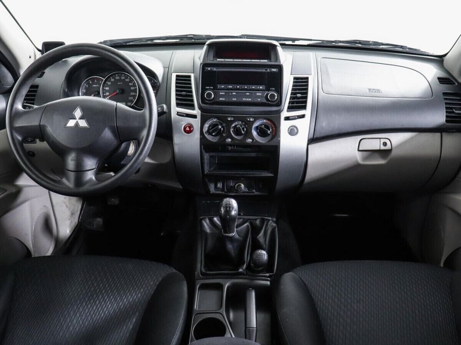 Mitsubishi Pajero Sport 2.4 МКПП, 2015, 102 000 км фото 6