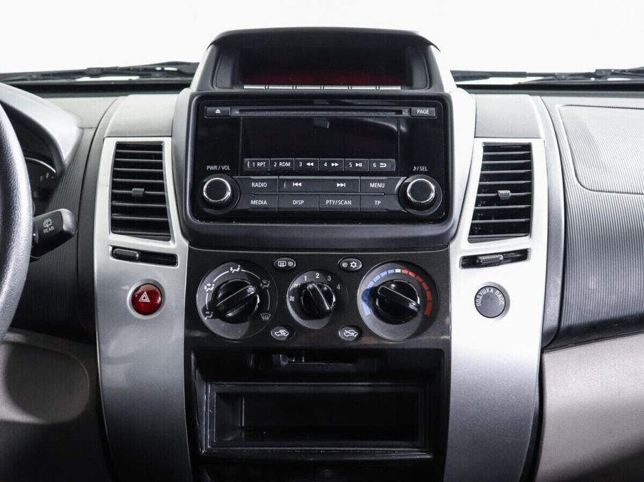 Mitsubishi Pajero Sport 2.4 МКПП, 2015, 102 000 км фото 7