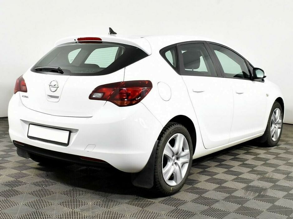 Opel Astra 1.6 МКПП, 2012, 145 000 км фото 2