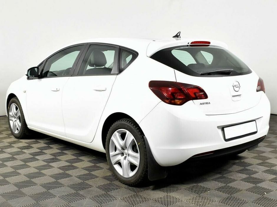 Opel Astra 1.6 МКПП, 2012, 145 000 км фото 4