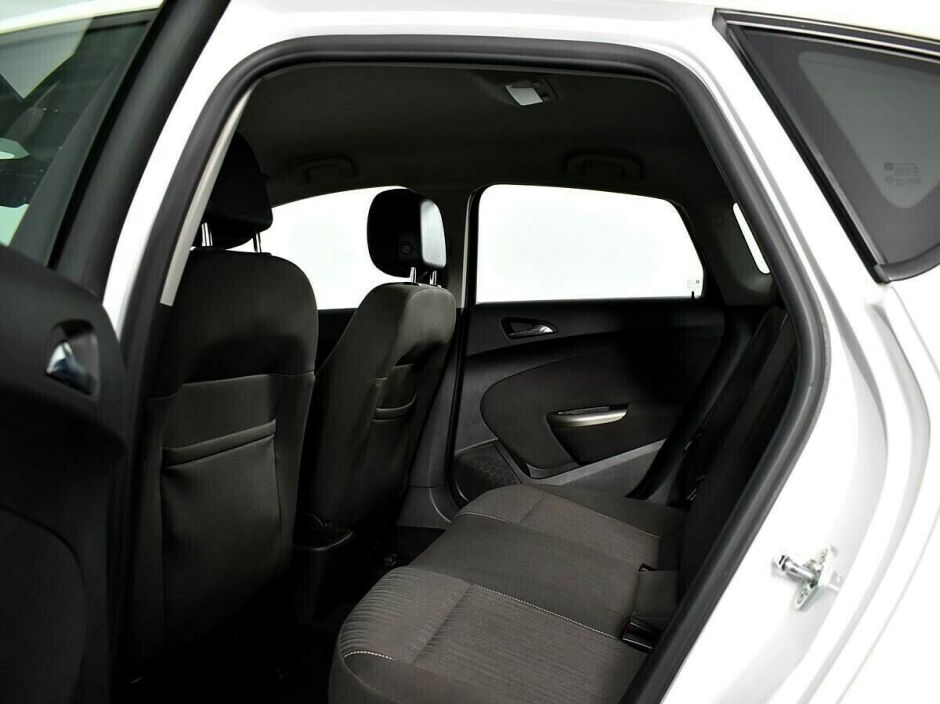 Opel Astra 1.6 МКПП, 2012, 145 000 км фото 6