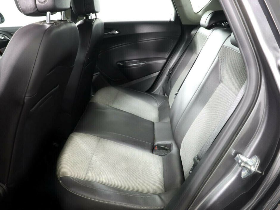 Opel Astra 1.6 АКПП, 2011, 150 000 км фото 9