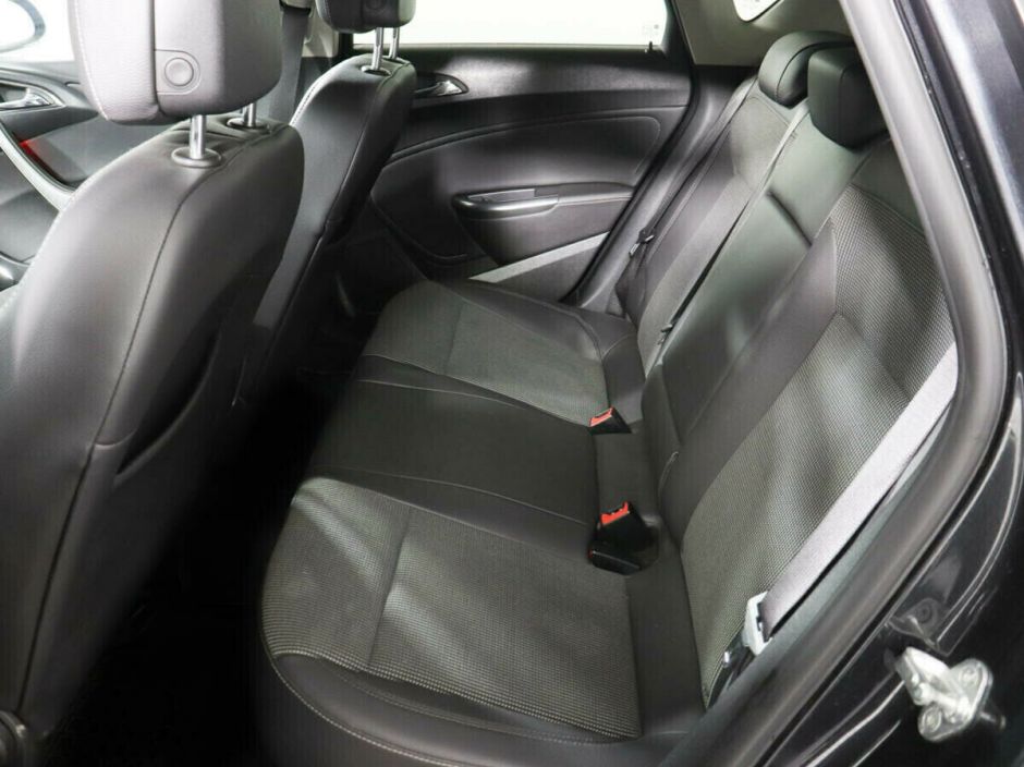 Opel Astra 1.6 АКПП, 2011, 144 000 км фото 8