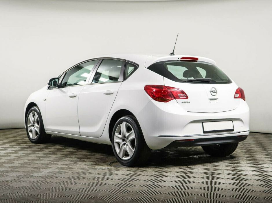 Opel Astra 1.6 АКПП, 2013, 131 000 км фото 4