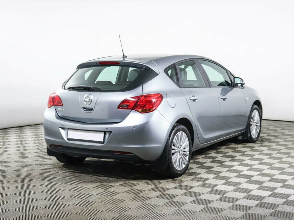 Opel Astra 1.6 МКПП, 2011, 150 000 км фото 3