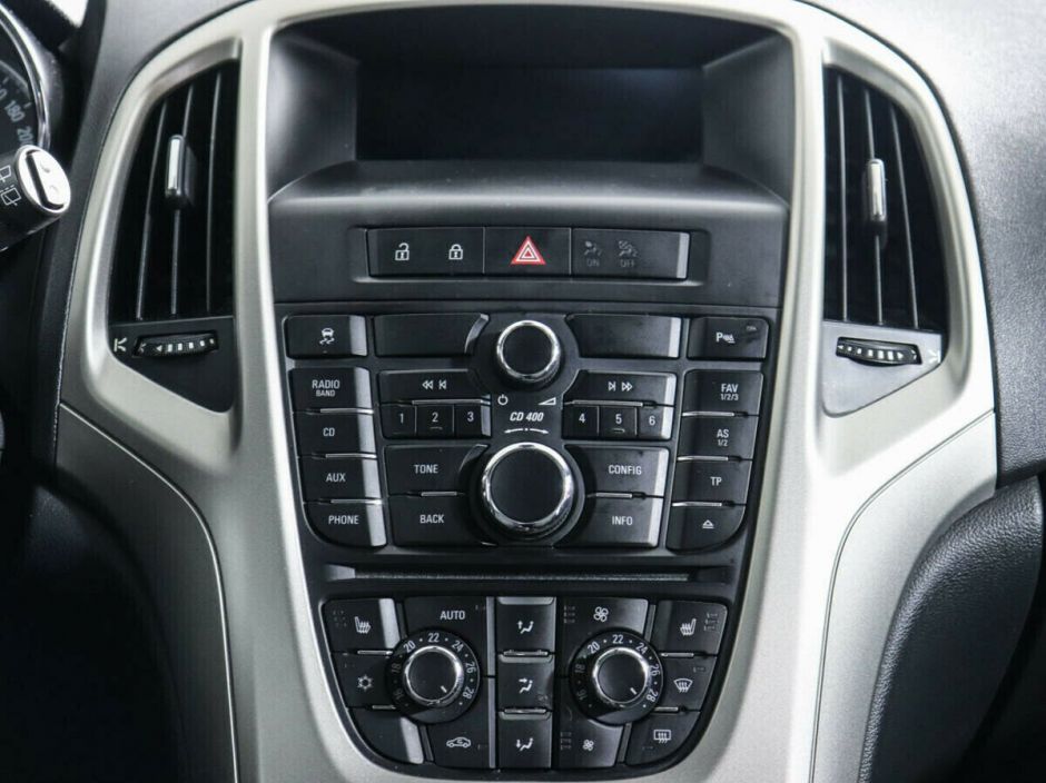 Opel Astra 1.6 МКПП, 2011, 150 000 км фото 8