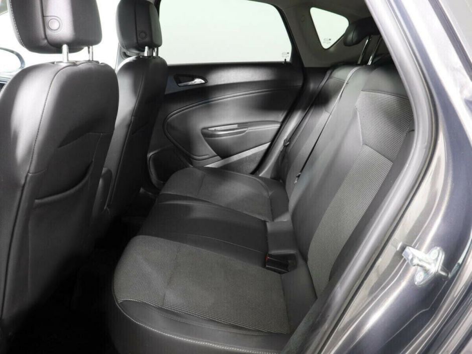 Opel Astra 1.6 АКПП, 2012, 141 000 км фото 10