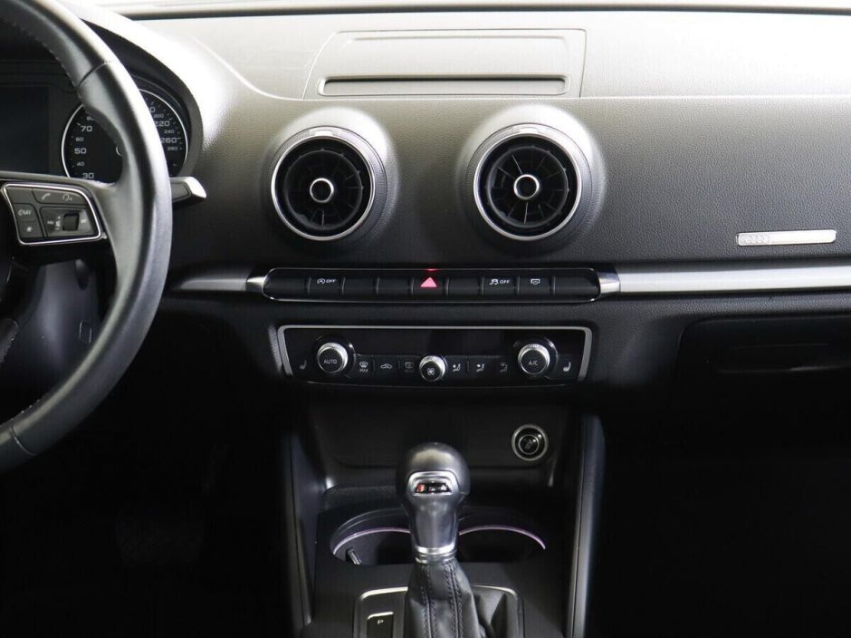 Audi A3 1.5 РКПП, 2019, 57 000 км фото 8