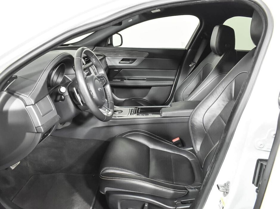 Jaguar XF 2.0 АКПП, 2017, 86 000 км фото 6