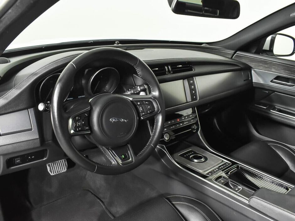 Jaguar XF 2.0 АКПП, 2017, 86 000 км фото 8