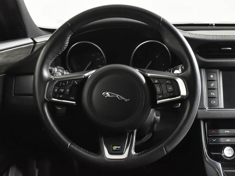 Jaguar XF 2.0 АКПП, 2017, 86 000 км фото 11