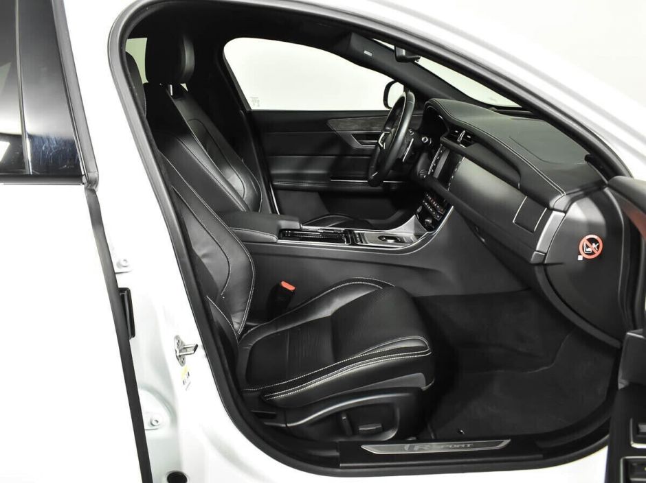 Jaguar XF 2.0 АКПП, 2017, 86 000 км фото 16