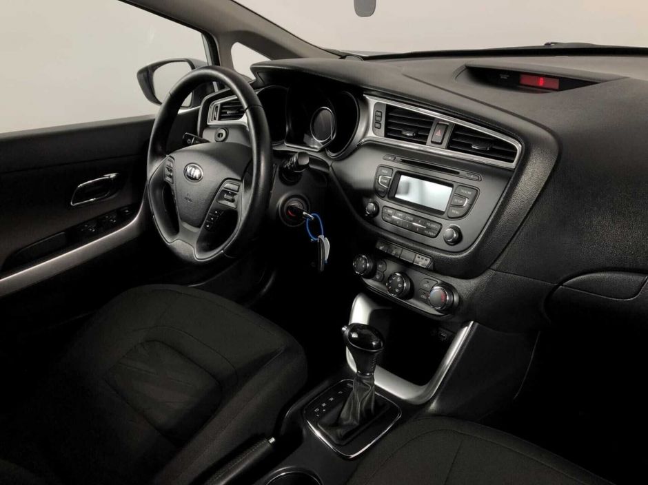 Kia Ceed 1.6 АКПП, 2017, 85 000 км фото 9