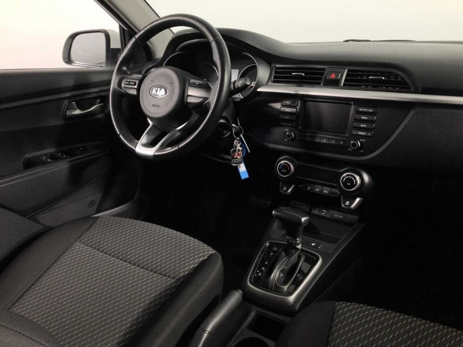 Kia Rio 1.6 АКПП, 2019, 50 000 км фото 9