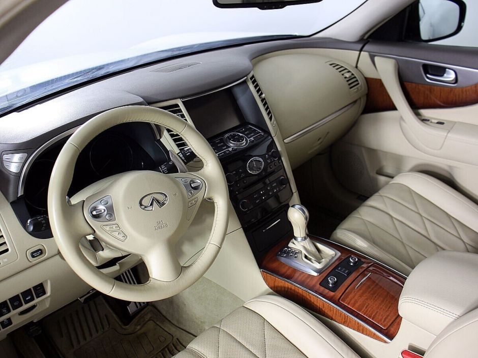 Infiniti QX70 3.7 АКПП, 2015, 105 000 км фото 3