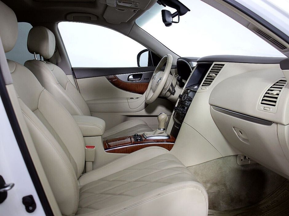 Infiniti QX70 3.7 АКПП, 2015, 105 000 км фото 7