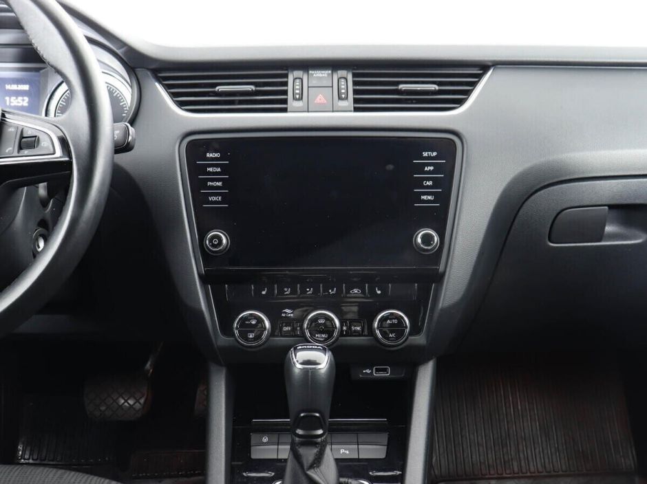 Skoda Octavia 1.6 АКПП, 2018, 72 000 км фото 5