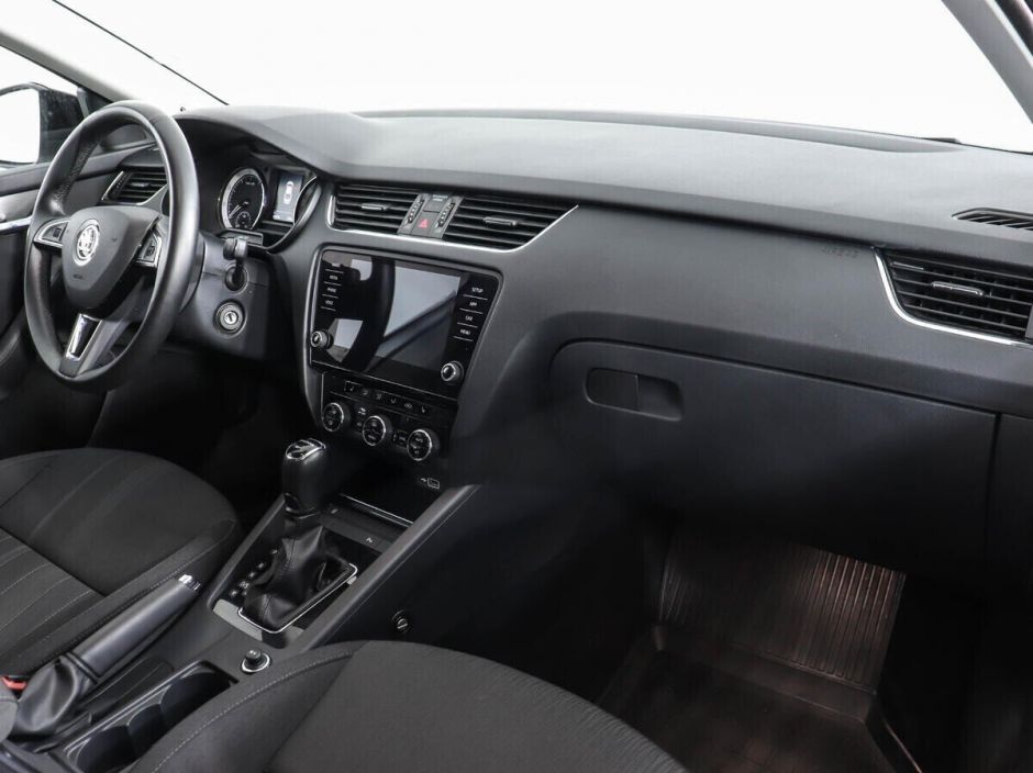 Skoda Octavia 1.6 АКПП, 2018, 72 000 км фото 6