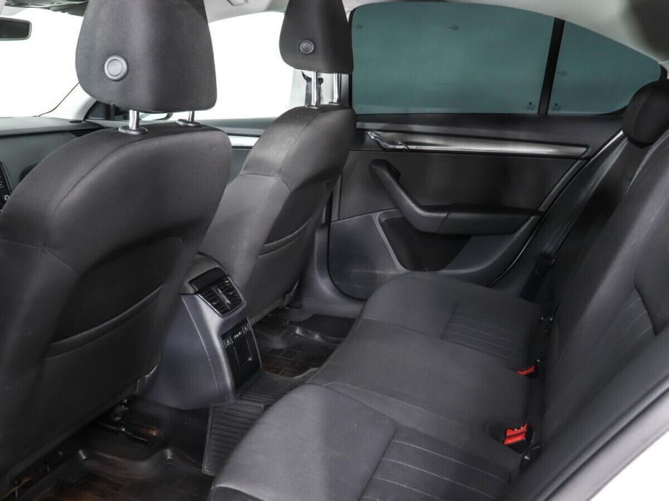 Skoda Octavia 1.6 АКПП, 2018, 72 000 км фото 7