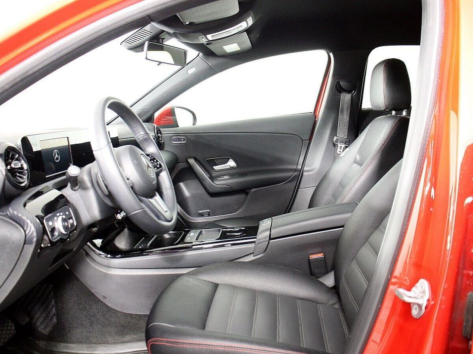 Mercedes-Benz A-Класс 1.3 РКПП, 2018, 59 000 км фото 3