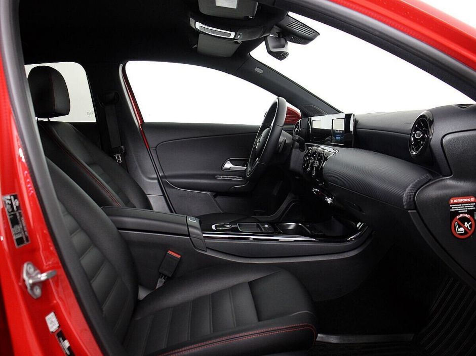 Mercedes-Benz A-Класс 1.3 РКПП, 2018, 59 000 км фото 7