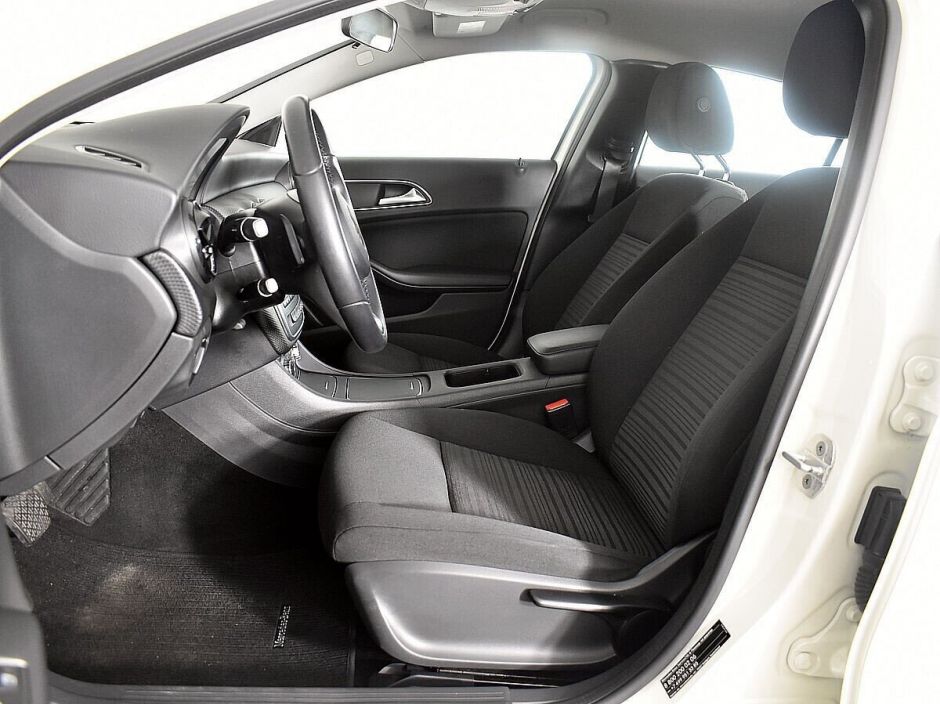 Mercedes-Benz A-Класс 1.6 РКПП, 2017, 79 000 км фото 3