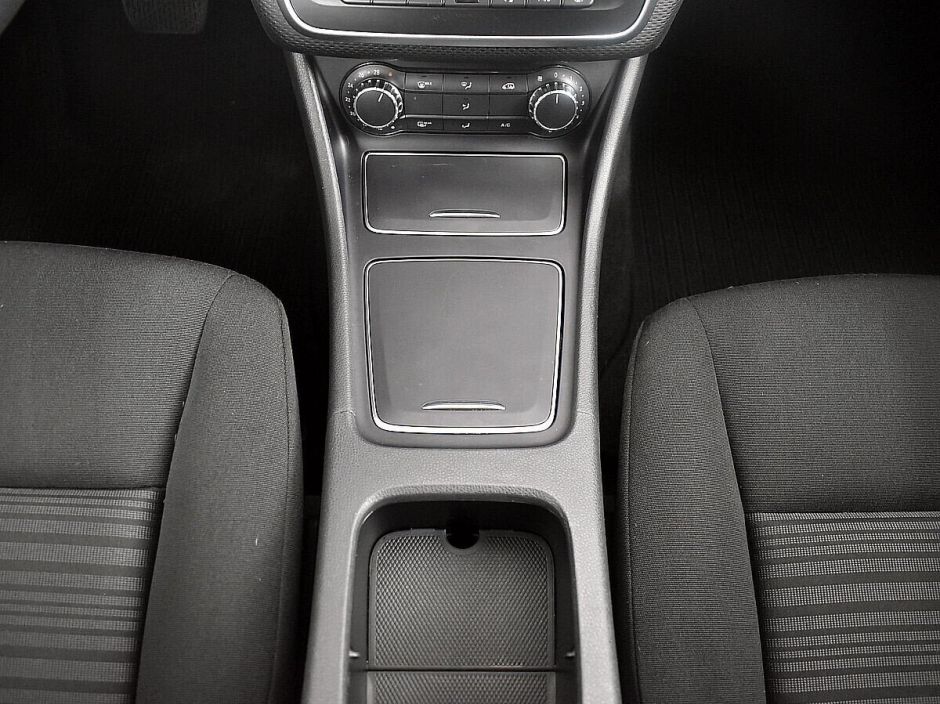 Mercedes-Benz A-Класс 1.6 РКПП, 2017, 79 000 км фото 8