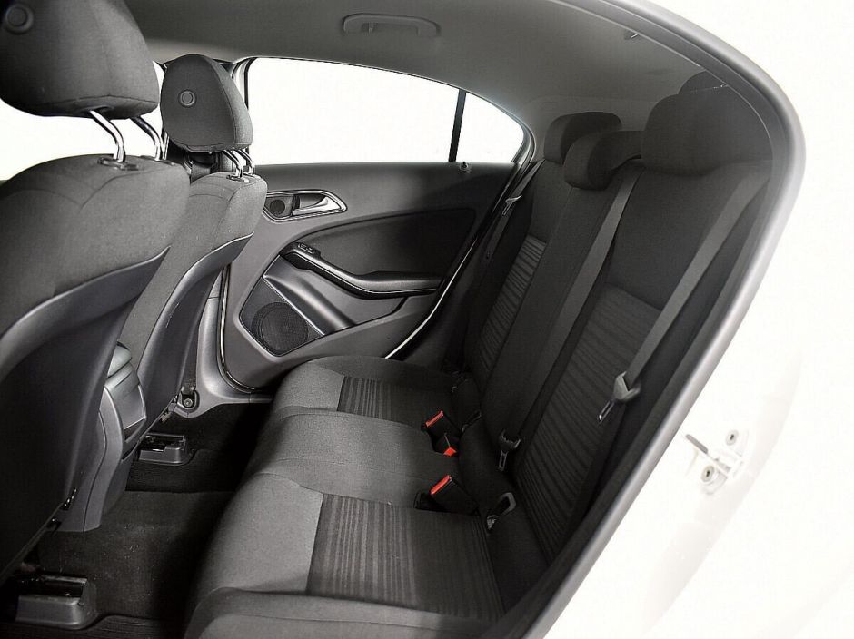 Mercedes-Benz A-Класс 1.6 РКПП, 2017, 79 000 км фото 9