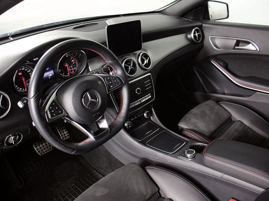 Mercedes-Benz CLA 1.6 РКПП, 2018, 71 000 км фото 4