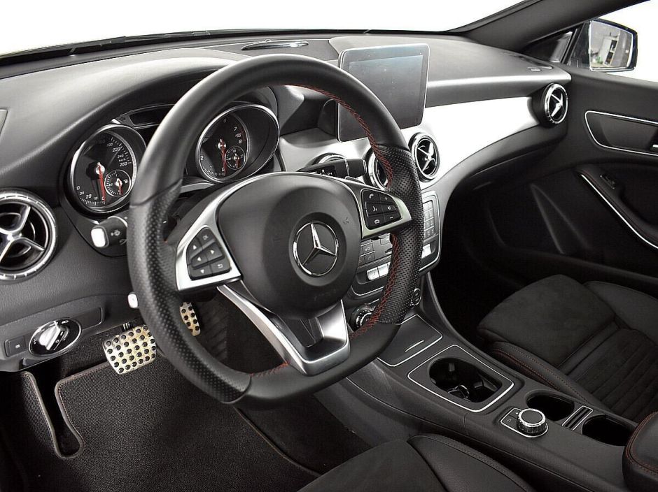 Mercedes-Benz CLA 2.0 РКПП, 2019, 50 000 км фото 4