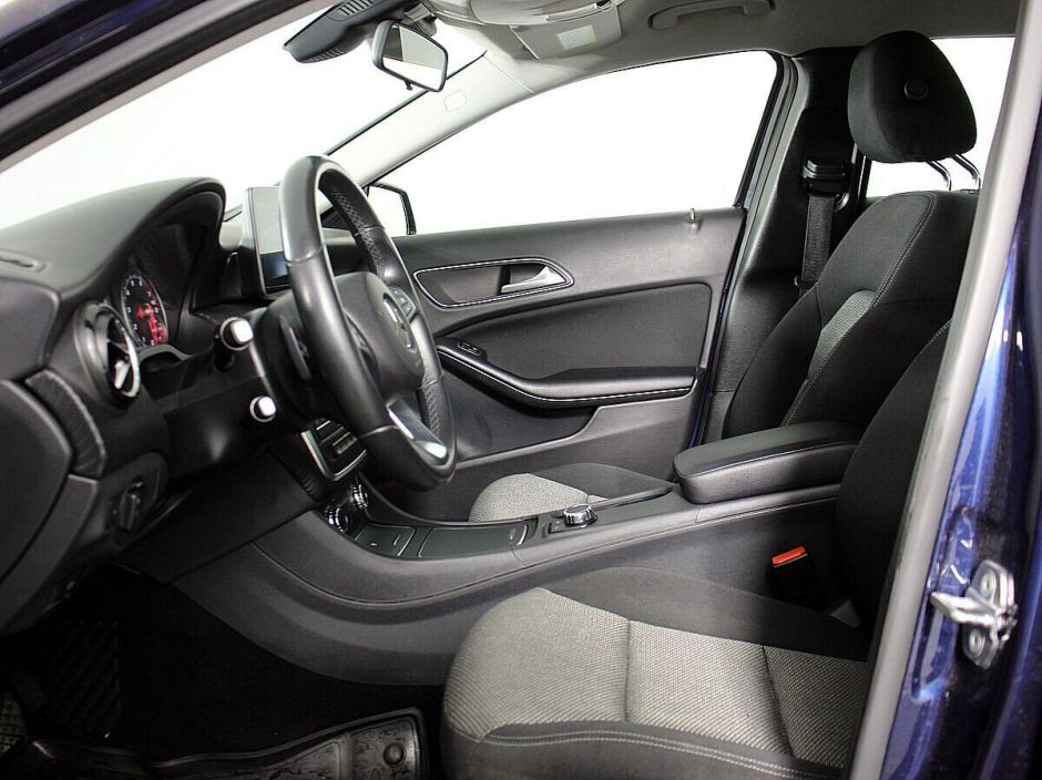 Mercedes-Benz GLA 1.6 РКПП, 2017, 77 000 км фото 3