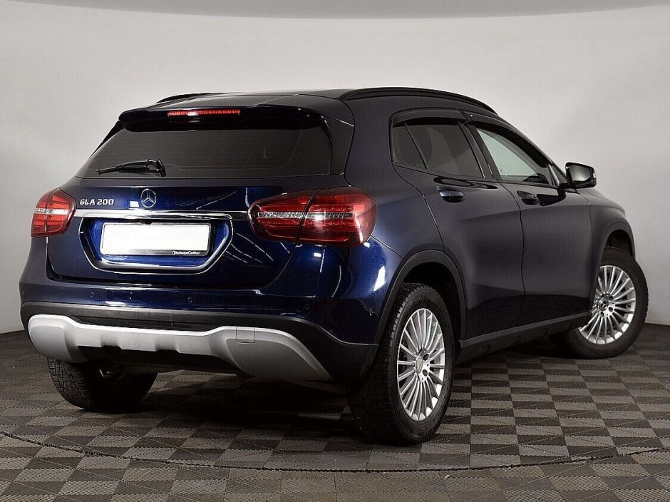 Mercedes-Benz GLA 1.6 РКПП, 2018, 63 000 км фото 2