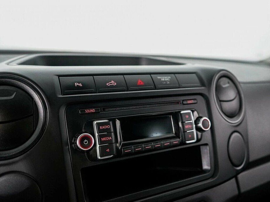 Volkswagen Amarok 2.0 МКПП, 2016, 97 000 км фото 11